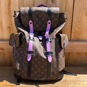 Louis Vuitton Christopher MM with light purple straps